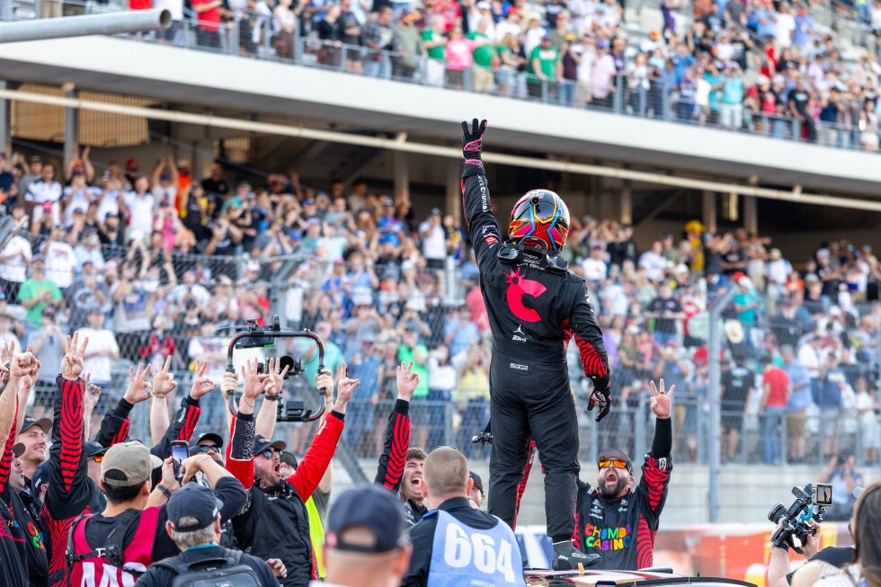 tyler-reddick-makes-nascar-history-at-cota-with-3rd-straight-win-to-start-the-season
