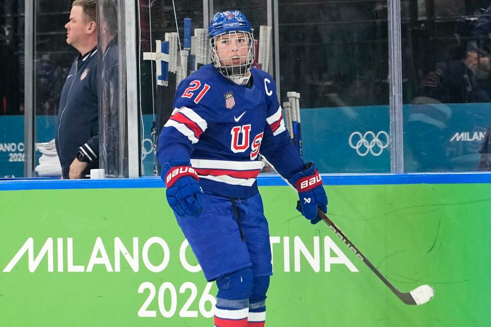us-gold-medal-winning-captain-hilary-knight-reveals-she-played-at-the-olympics-with-a-torn-mcl