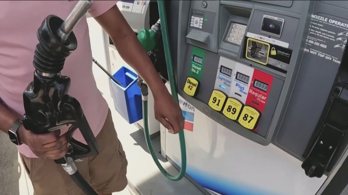 us-stock-markets-plummet,-san-diego-gas-prices-increase-as-middle-east-conflict-continues