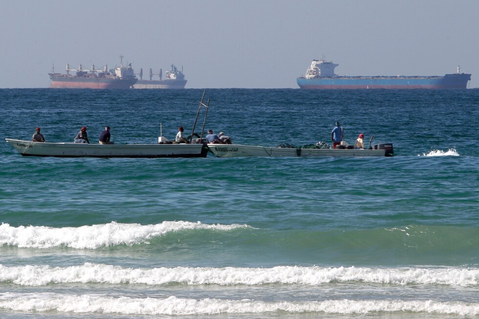 global-supply-chain-disruption:-iran-war-affects-pharmaceuticals,-semiconductors,-and-more