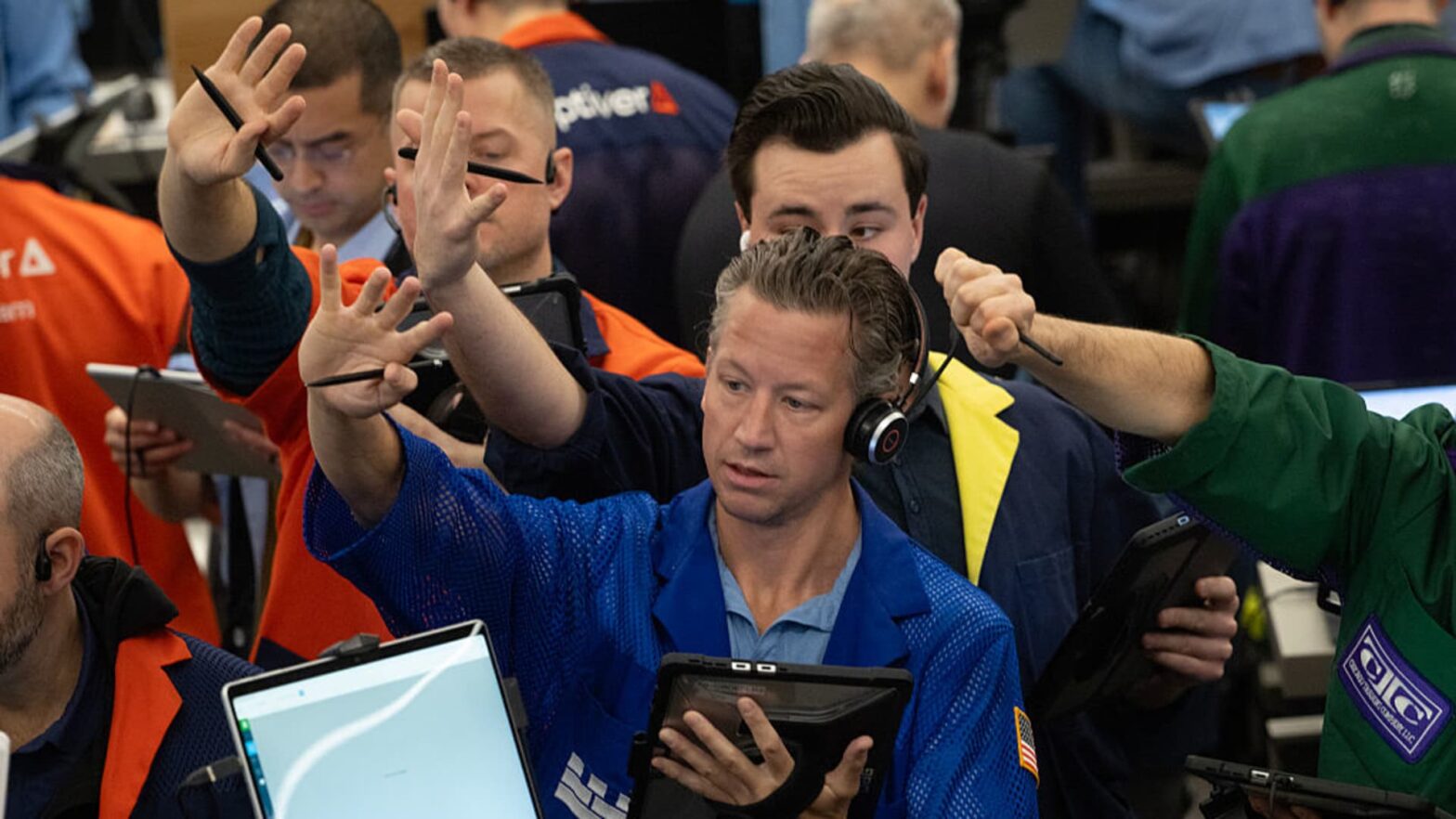 stock-futures-are-flat-after-major-averages-rebound,-traders’-us.-iran-fears-ease:-live-updates