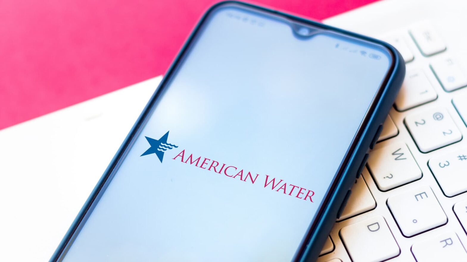 this-group-of-stocks-is-a-perfect-way-to-play-this-fraught-market,-says-wells-fargo