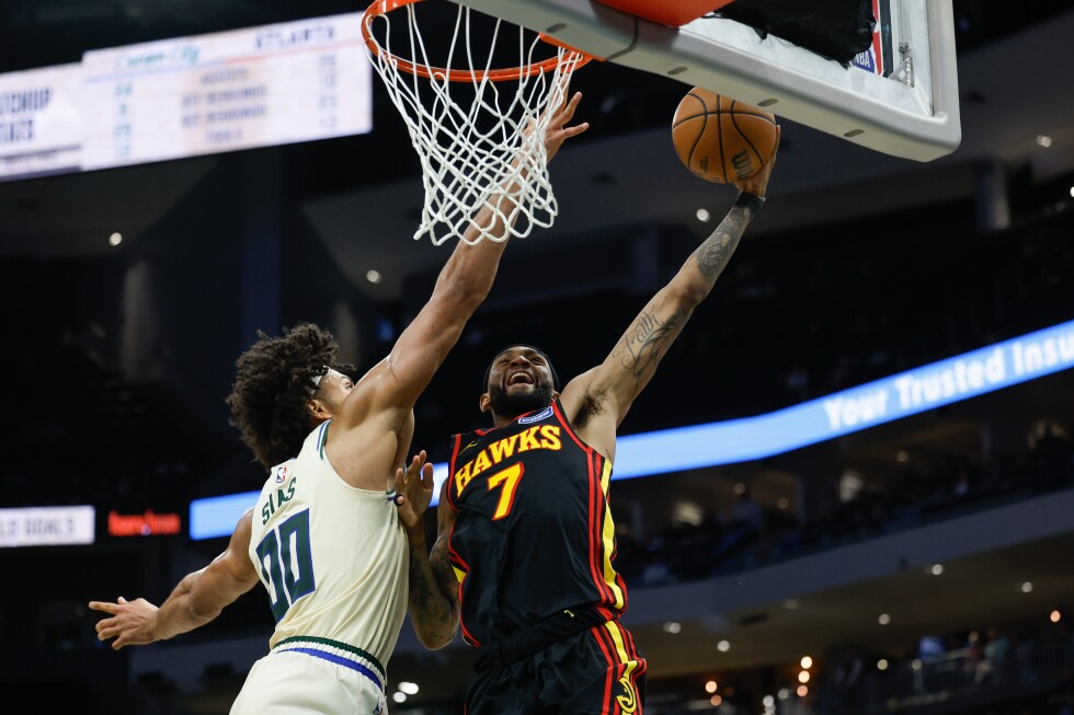 los-hawks-arrollan-a-los-bucks-131-113,-logran-5-triunfos-seguidos-y-se-ponen-por-encima-de.500