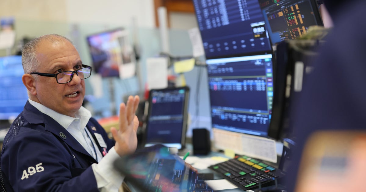 stocks-resume-slide,-as-dow-drops-nearly-700-points-in-early-trading