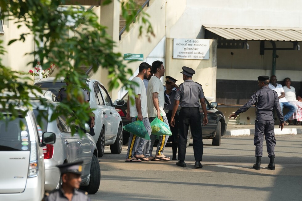 sri-lanka-brings-iranian-sailors-ashore-after-ship-sought-help