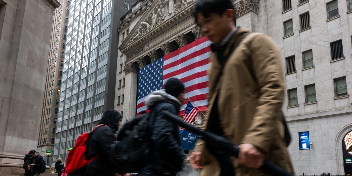 6-reasons-stocks-are-primed-to-rally-after-weeks-of-chaos:-jefferies