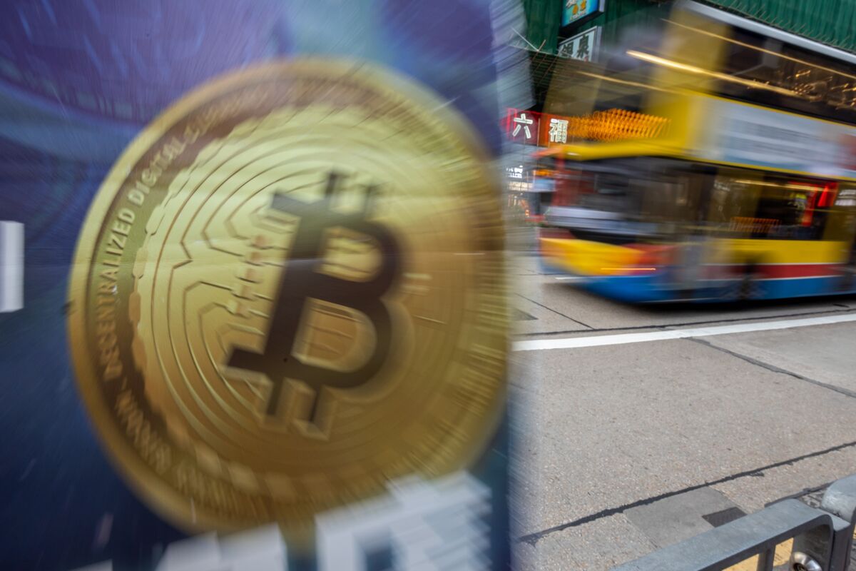 bitcoin’s-correlation-with-stocks-surges-as-volatility-returns