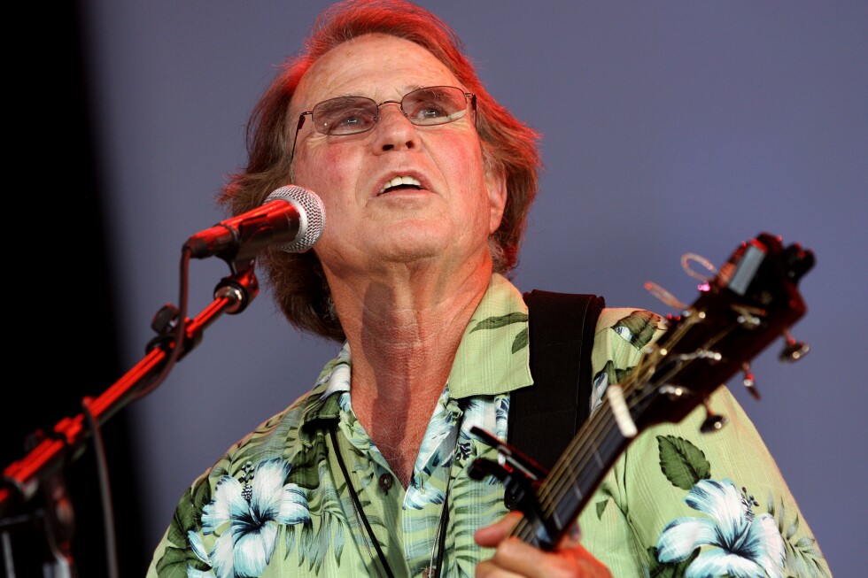 ‘country’-joe-mcdonald,-known-for-anti-vietnam-war-anthem-and-featured-at-woodstock,-dies-at-84