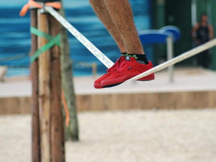 bitcoin-could-face-deeper-downside-as-odds-of-us.-market-meltdown-rise-to-35%