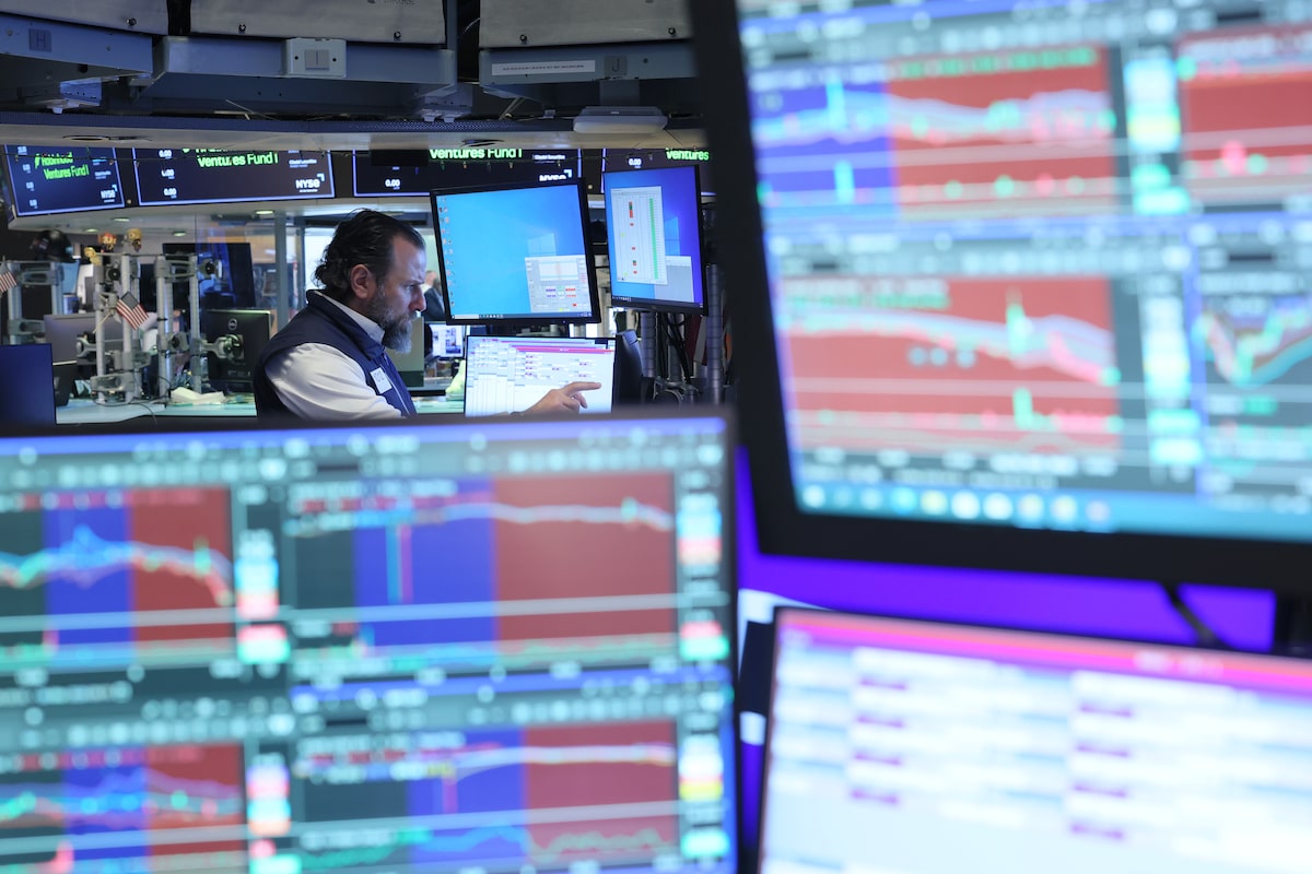 markets-today:-global-shares-surge,-echoing-a-rally-on-wall-street-as-oil-prices-sinks-back-to-$90