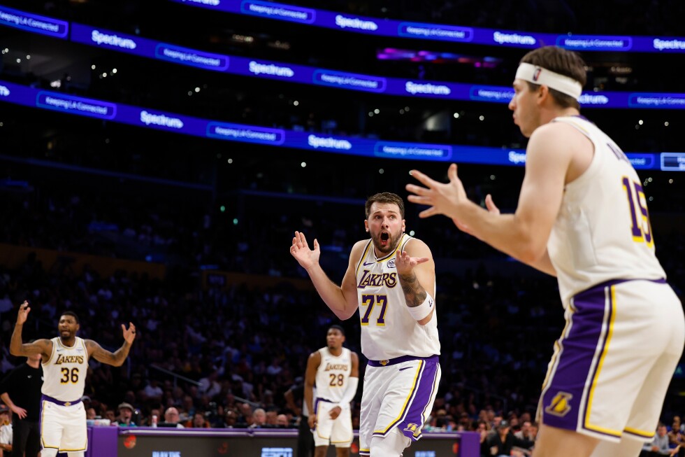 lakers’-luka-doncic-fined-$50,000-for-gesture-toward-official
