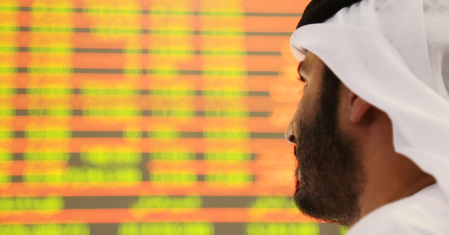 uae-stocks-fall-early-as-iran-escalates-regional-attacks