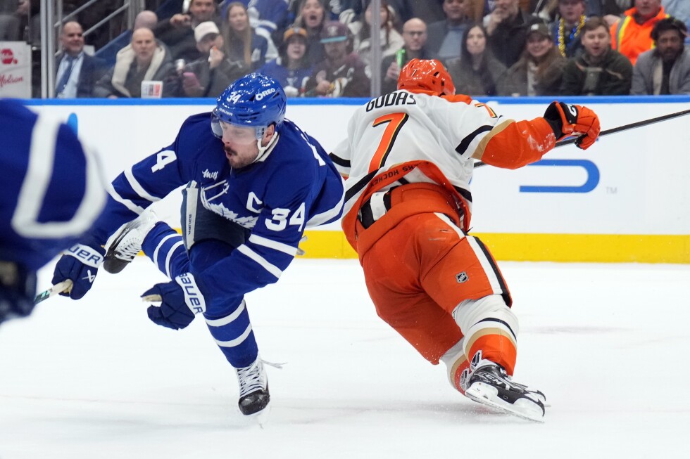 radko-gudas-faces-up-to-a-5-game-suspension-for-kneeing-auston-matthews