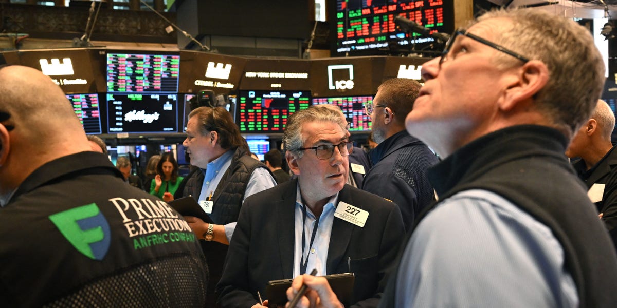 s&p-500-could-tank-15%-as-oil-prices-spark-a-‘domino-effect’:-jpmorgan