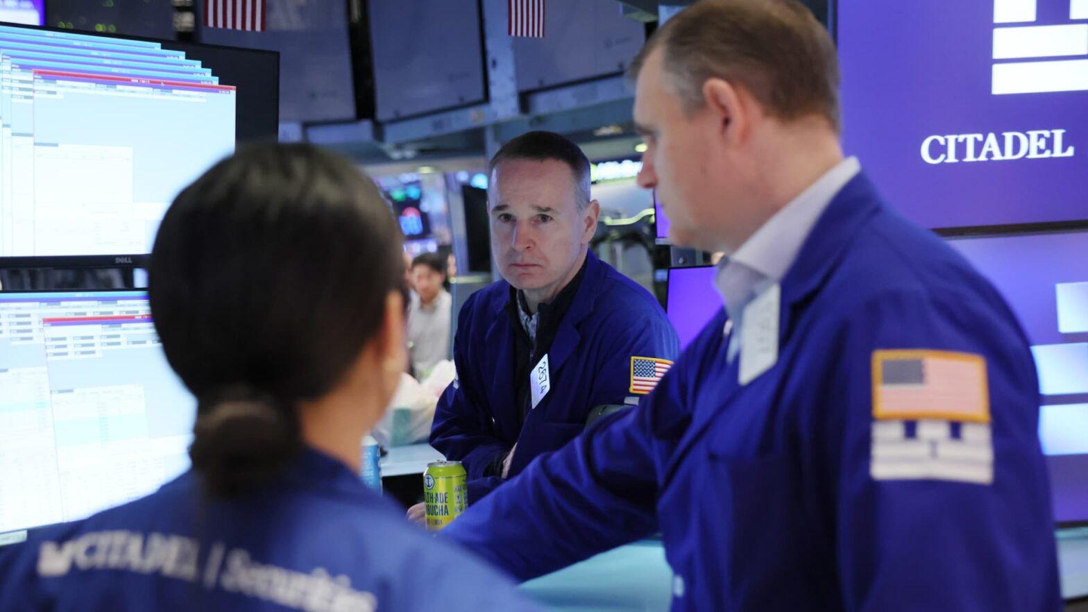 stock-futures-are-flat-as-us.-oil-hovers-at-$100-with-s&p-500-on-3-week-losing-streak:-live-updates