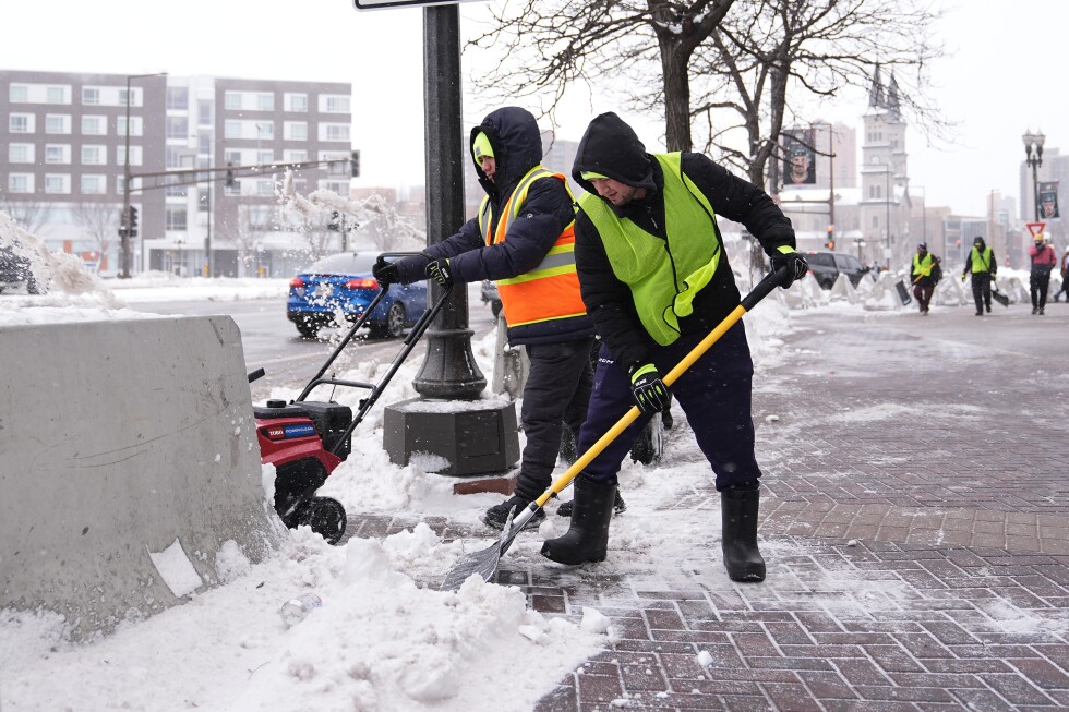 storms-pummel-parts-of-us-with-snow,-high-winds-and-rain
