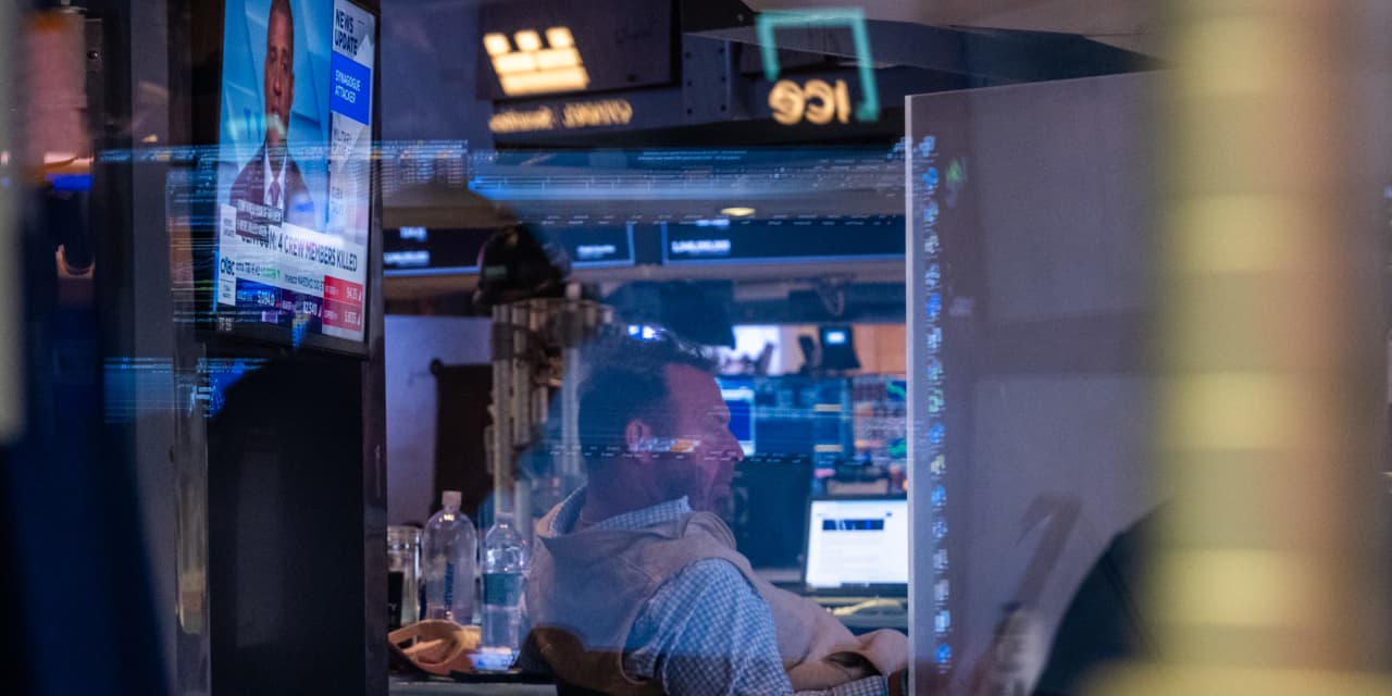 wall-street’s-bullish-stock-market-narrative-is-starting-to-unravel