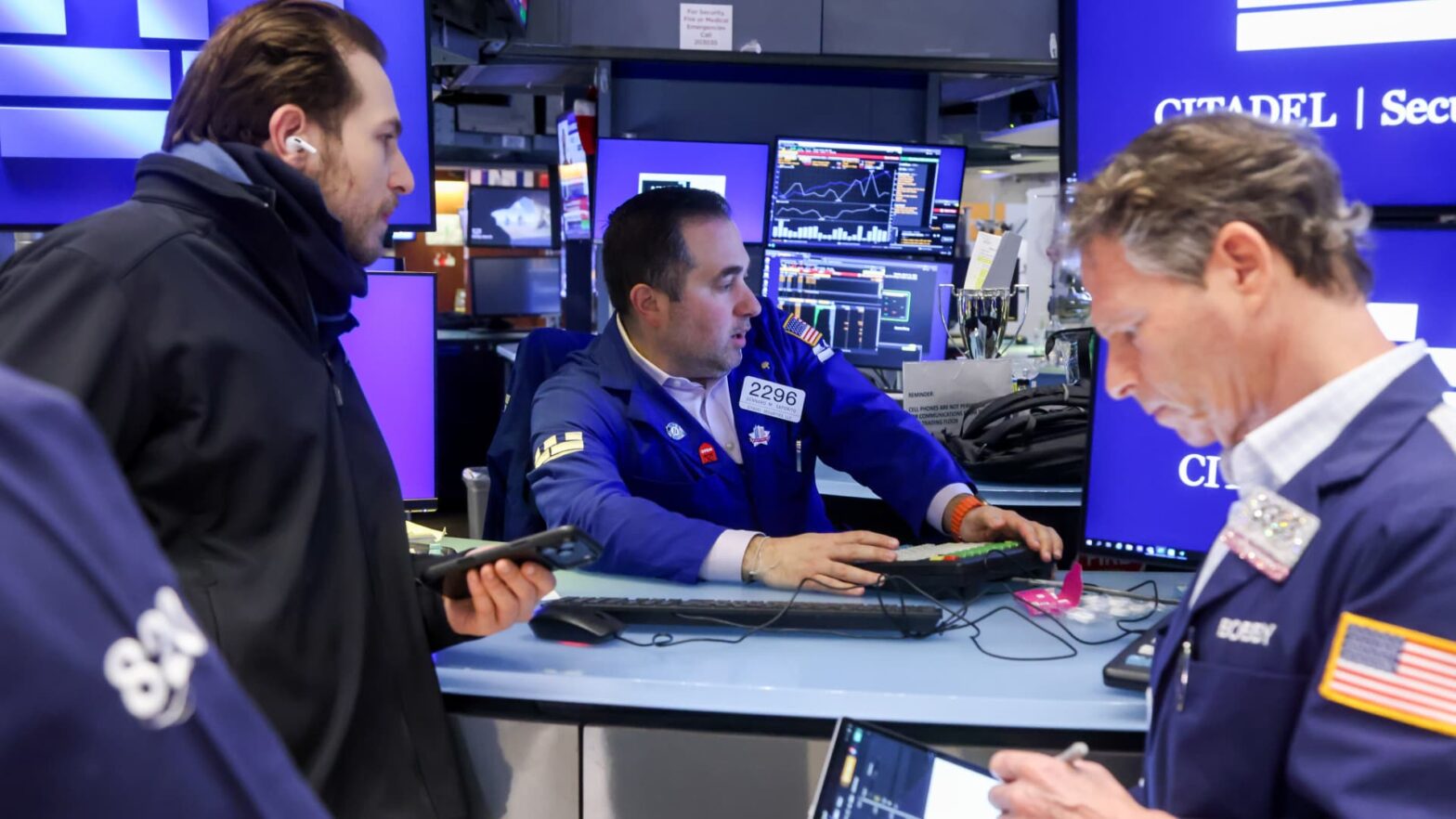 stock-futures-are-little-changed-after-major-averages-rebound-on-cooler-oil-prices:-live-updates