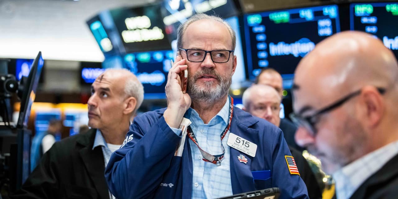 these-stocks-are-today’s-movers:-micron,-sandisk,-alibaba,-newmont,-swarmer,-and-more