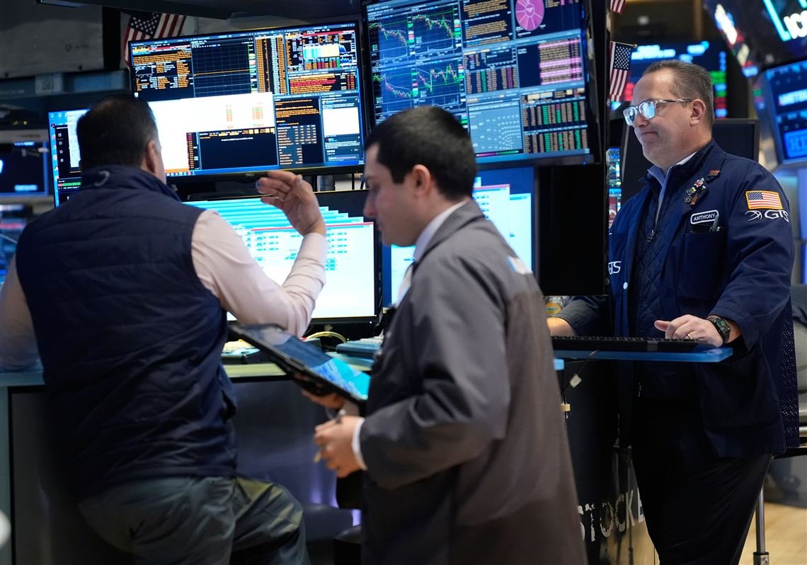 us.-stocks-fall-as-hopes-wither-for-a-cut-to-interest-rates-by-the-federal-reserve-this-year