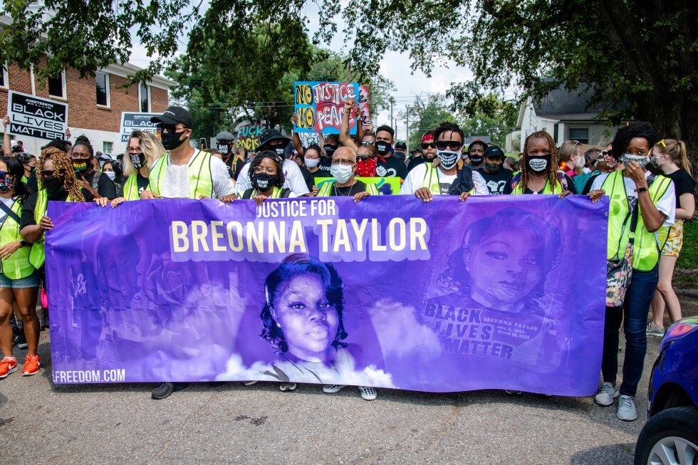 prosecutors-want-to-drop-charges-against-officers-in-breonna-taylor’s-death