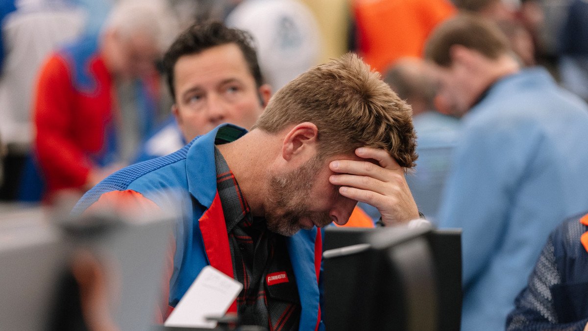 jp-morgan-resets-s&p-500-price-target-for-rest-of-2026