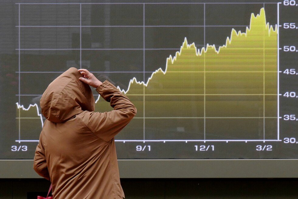 asian-shares-fall-after-trump’s-iran-threats