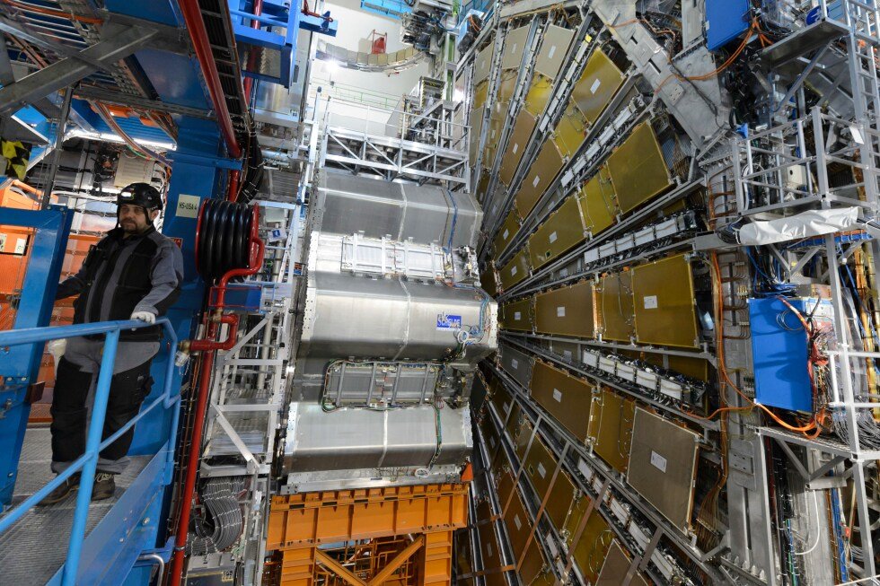 geneva’s-cern-takes-antiprotons-for-a-spin-in-a-never-before-tried-test