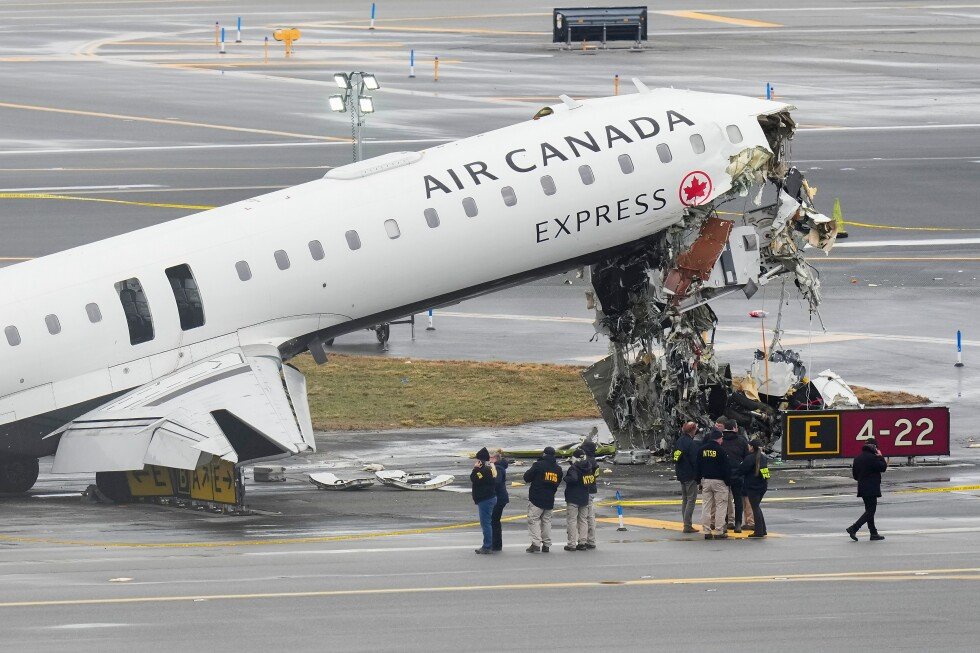 flight-attendant-survives-being-thrown-from-air-canada-plane