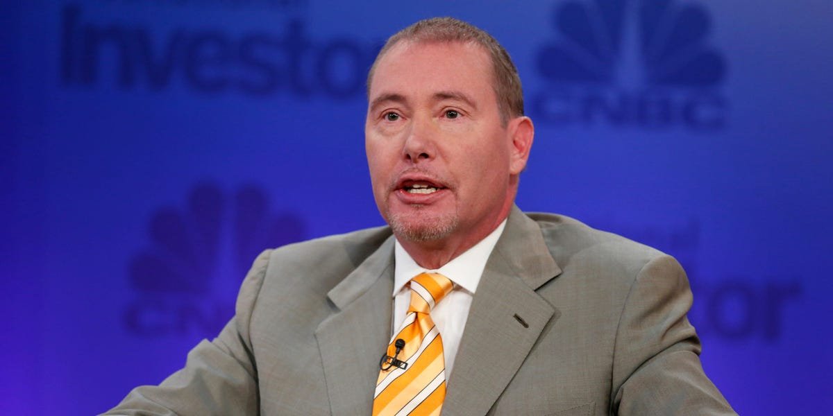 stock-market-outlook:-buy-the-dip-if-vix-hits-this-level,-‘bond-king’-says