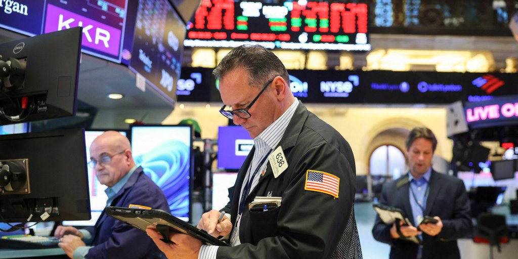 stocks-rally,-oil-prices-fall-on-reports-us-sent-iran-peace-plan