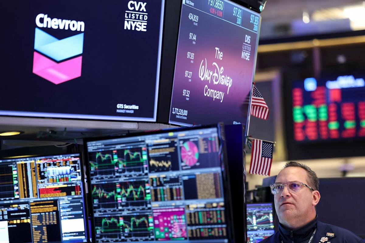 stock-market-today:-dow,-s&p-500,-nasdaq-rise-on-hopes-of-us-iran-talks,-oil-drops-below-$100