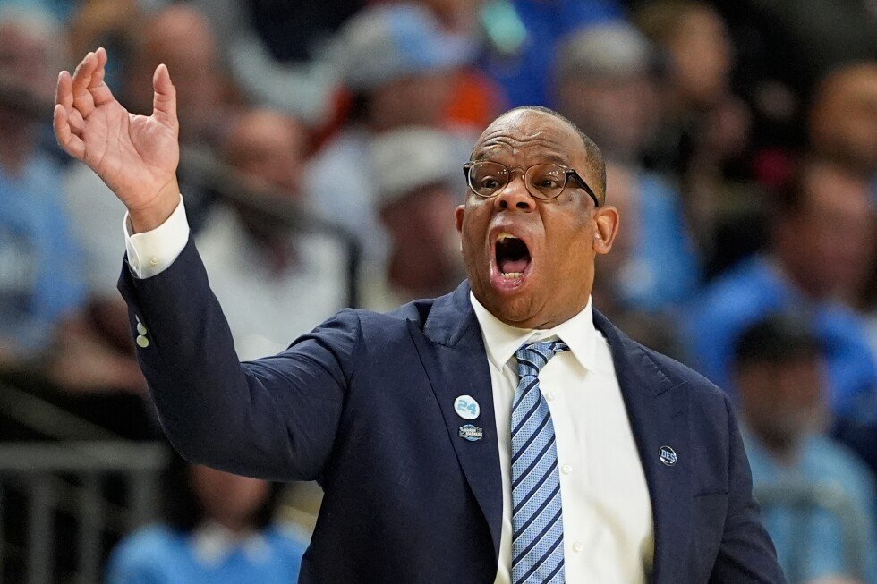hubert-davis-is-out-as-north-carolina-coach-after-5-seasons