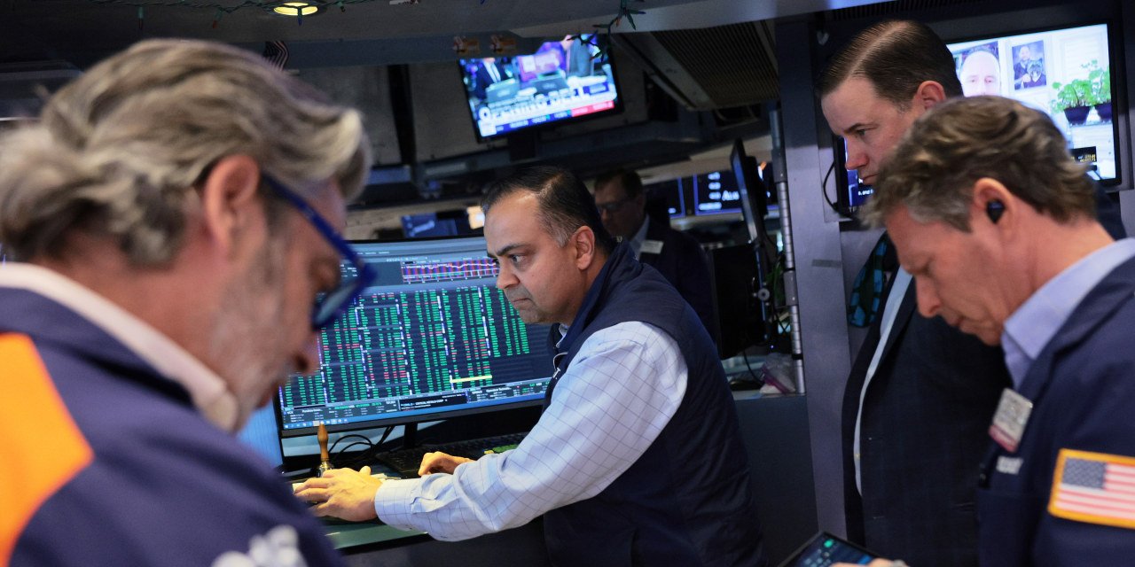 tech-stocks-rise-as-traders-keep-focus-on-iran-talks