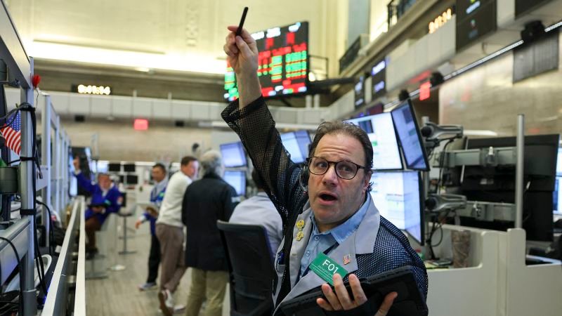 the-war-in-iran-is-scrambling-wall-street’s-playbook-for-safe-investing