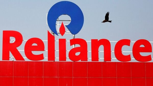 stock-in-focus:-reliance-industries-share-price-to-be-on-radar-after-it-denied-reports-of-buying-iranian-crude-oil