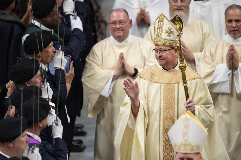 denver’s-catholic-archdiocese,-famously-conservative,-enters-the-leo-era