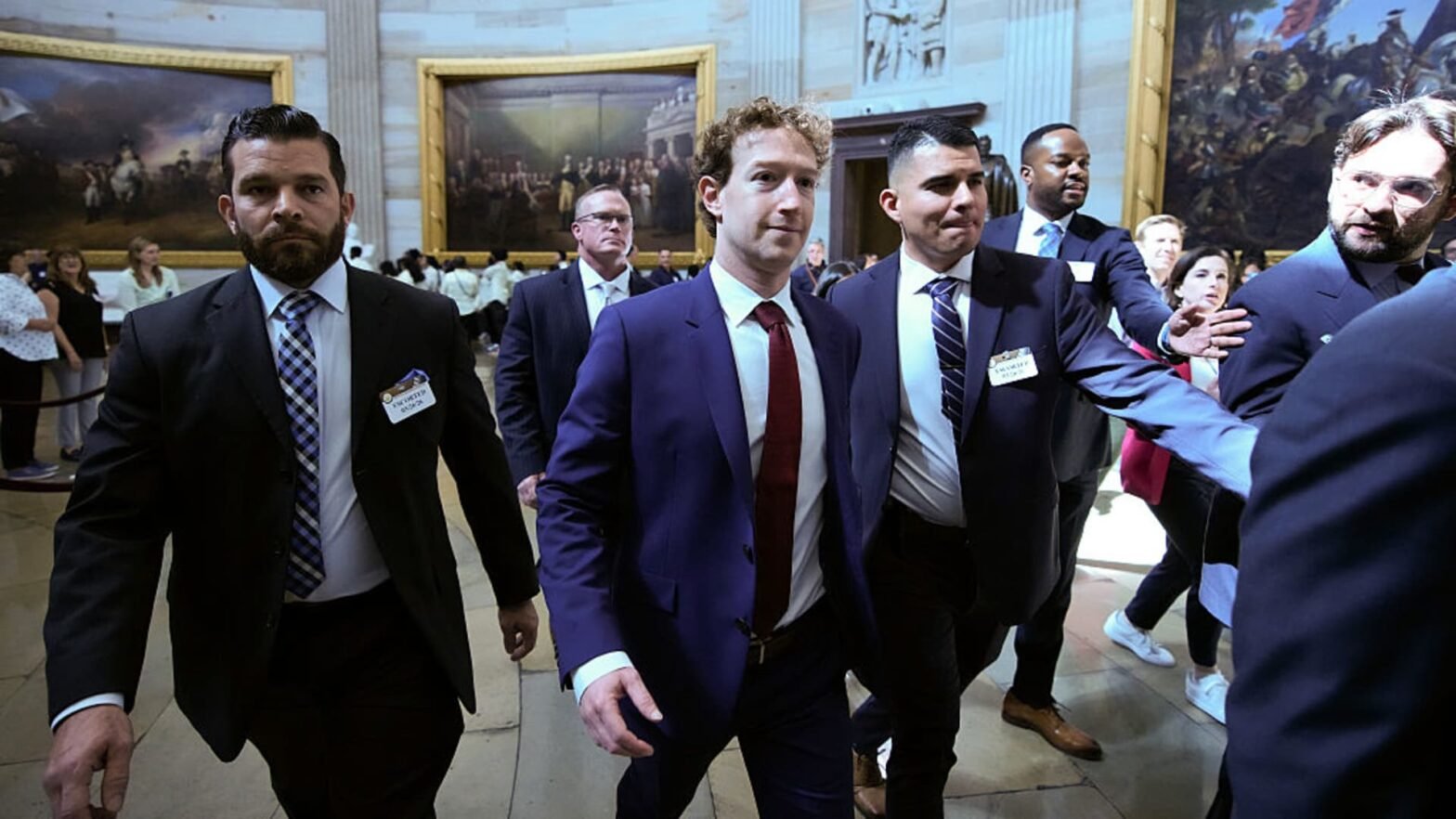 tech-stocks-suffer-worst-week-in-nearly-a-year,-driven-down-by-war-worries,-meta-legal-woes