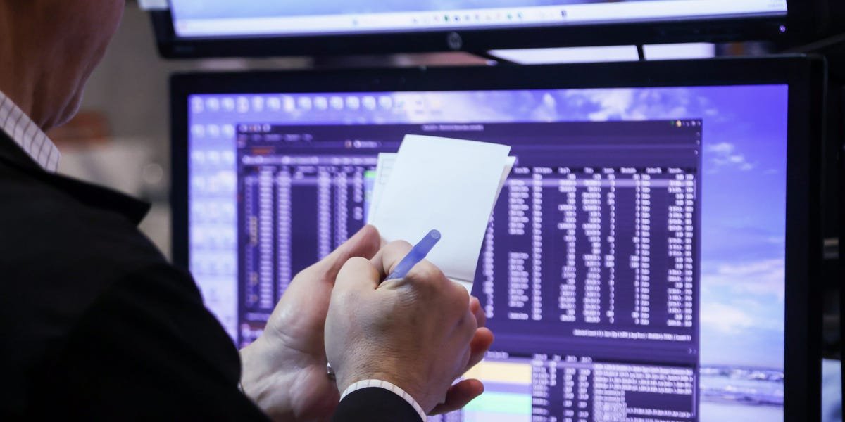 a-wealth-manager-who-boosted-cash-holdings-details-opportunities-he’s-eyeing