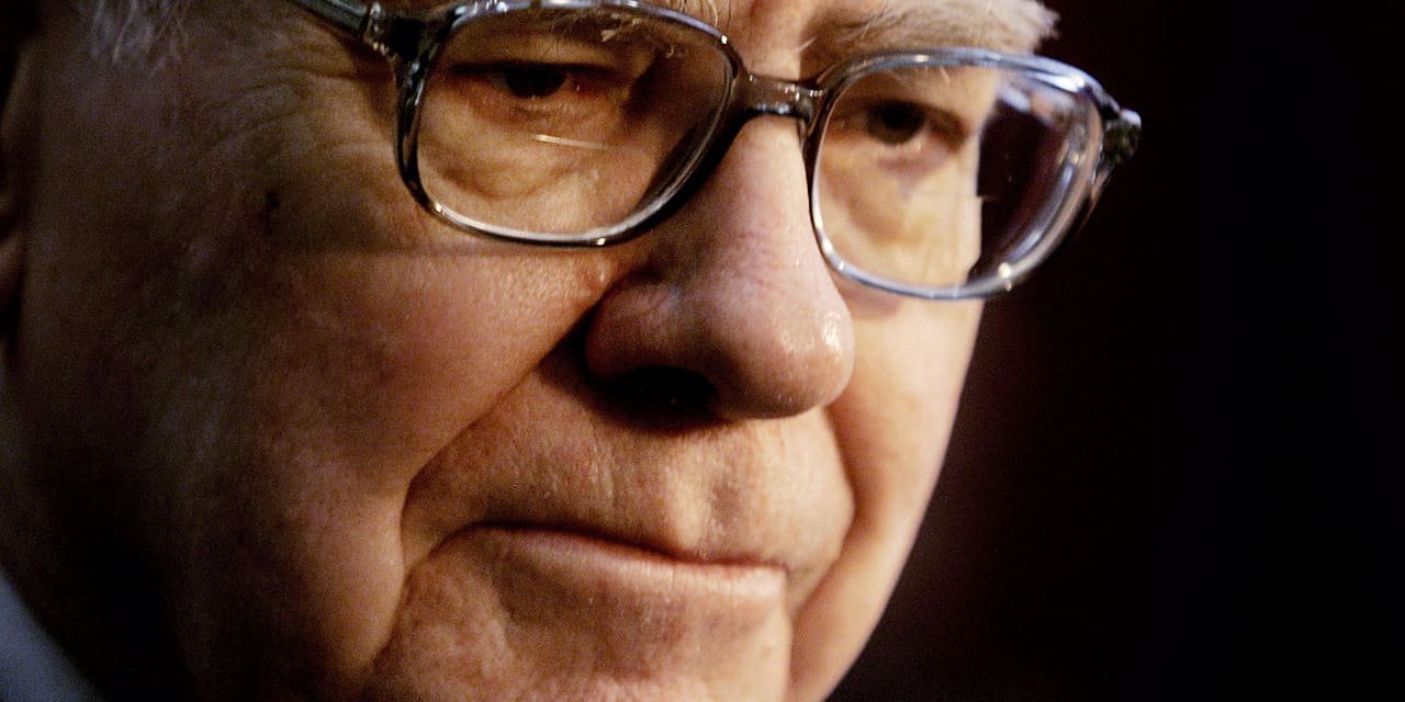 warren-buffett-sees-little-to-buy-in-the-stock-market-after-this-year’s-drop