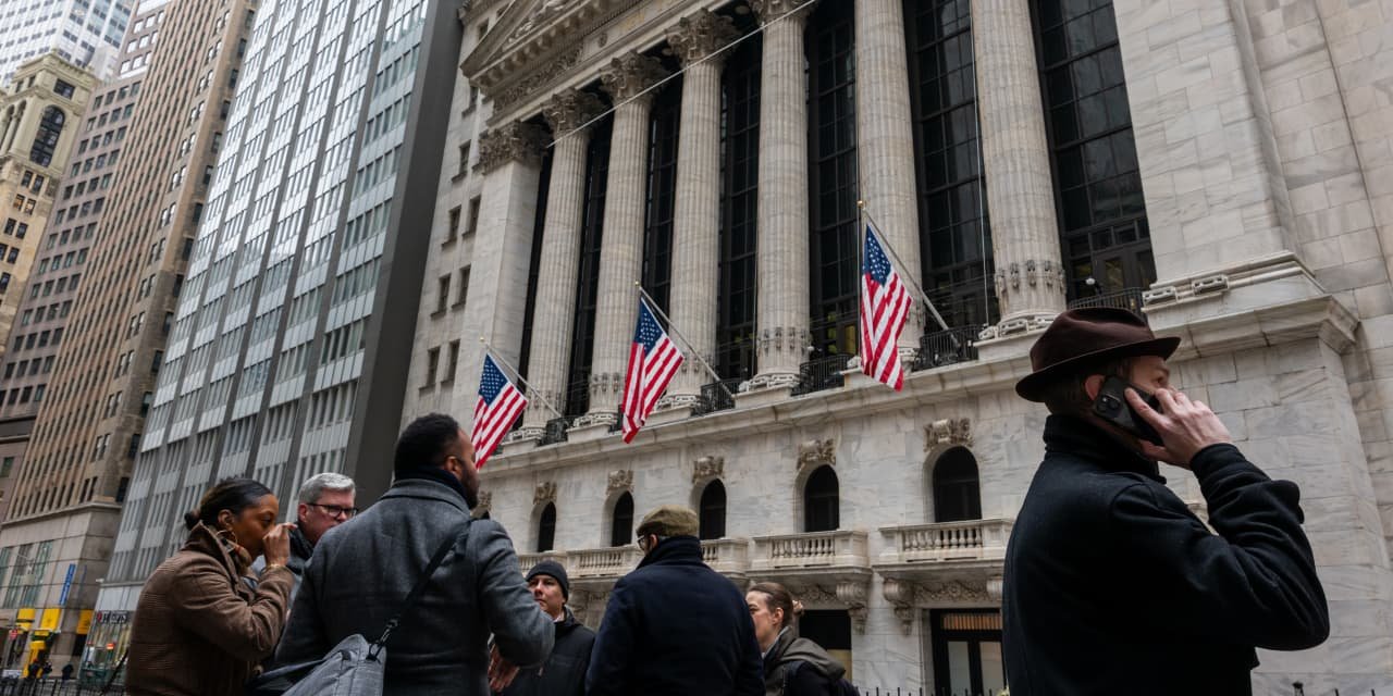 pension-funds-could-ride-to-the-stock-market’s-rescue-as-retail-investors-step-back