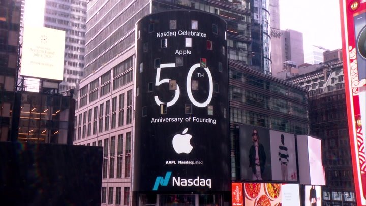apple-rings-the-nasdaq-stock-market-opening-bell-in-celebration-of-50th-anniversary