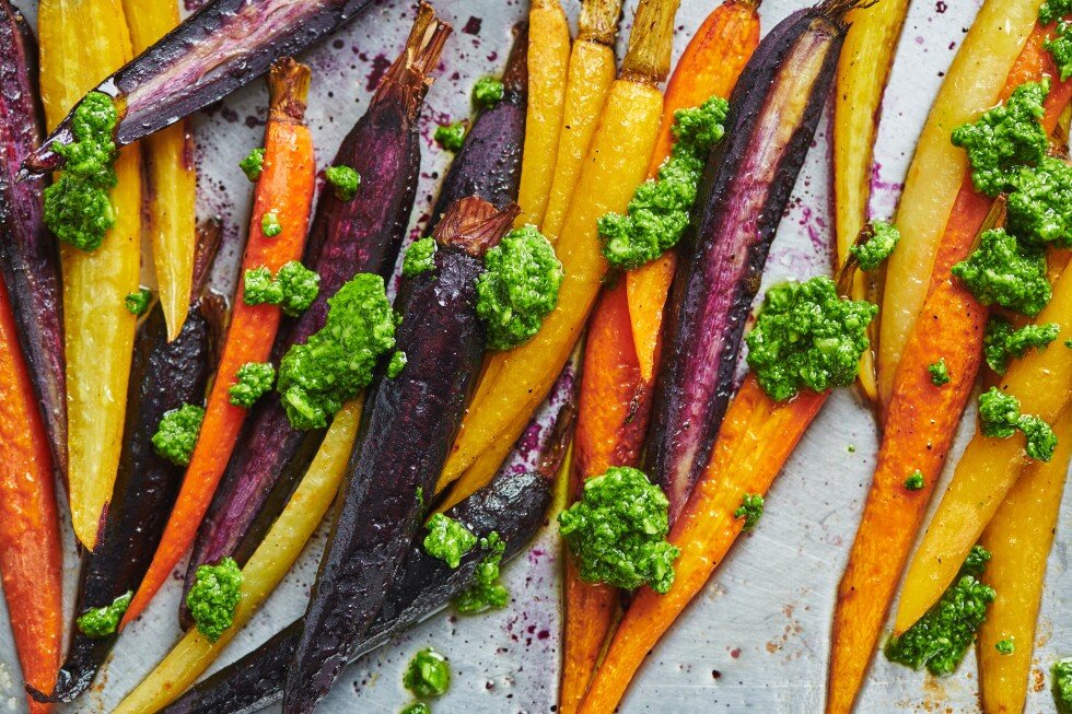 how-to-make-colorful-roast-carrots-with-spinach-parsley-pesto-for-easter