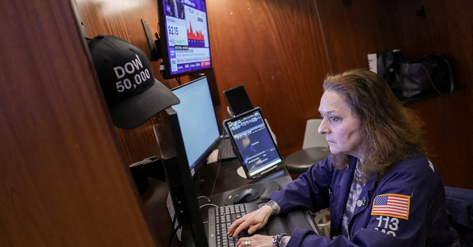 us-stock-futures-climb-as-iran-war-de-escalation-optimism-lifts-sentiment