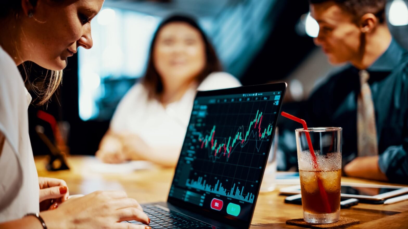 stock-market-is-in-for-‘choppy,-bumpy-ride’-in-2026,-strategist-says.-why-it-pays-to-stay-invested