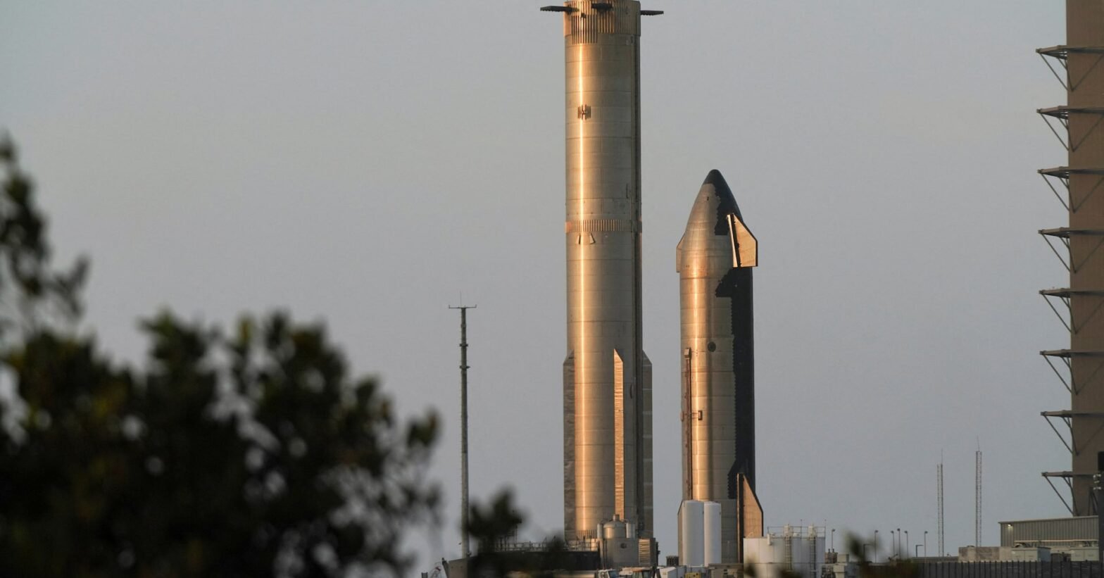 spacex-registers-to-take-rocket-maker-public-in-blockbuster-ipo,-bloomberg-news-reports