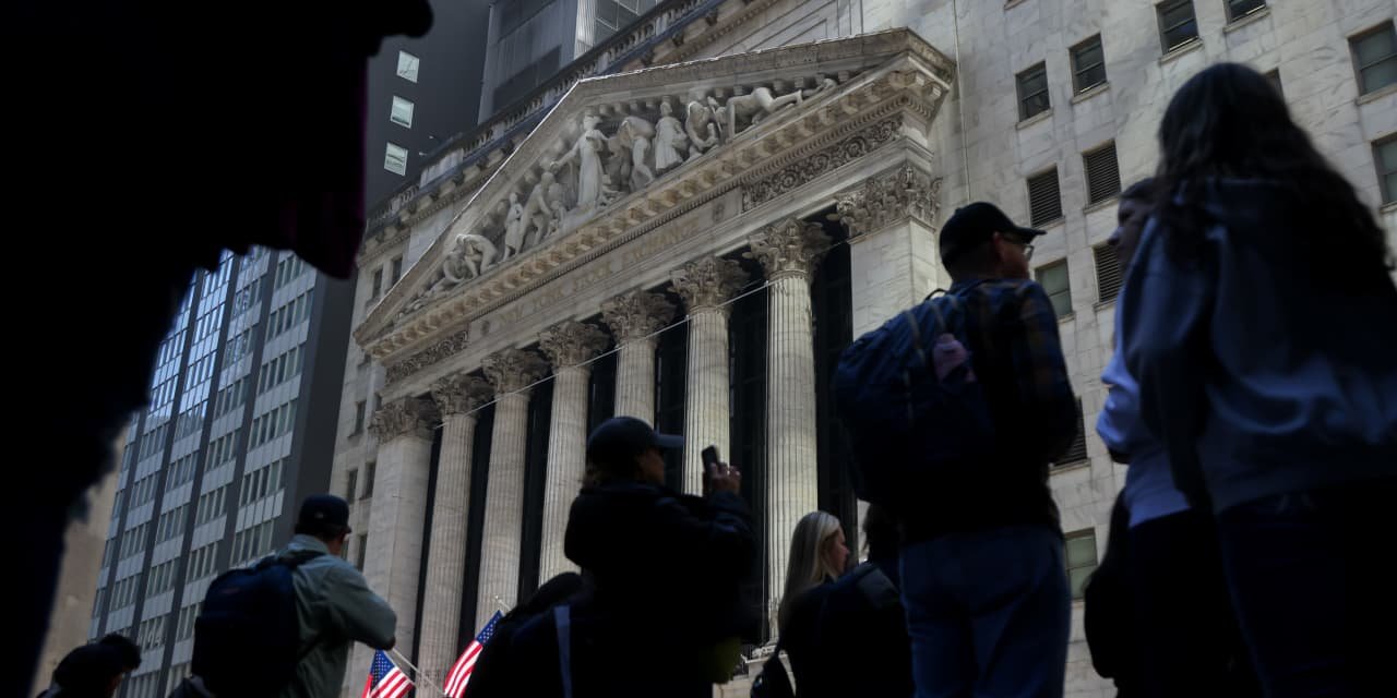 this-oil-surge-won’t-last-the-stock-market’s-bargains-won’t-either.