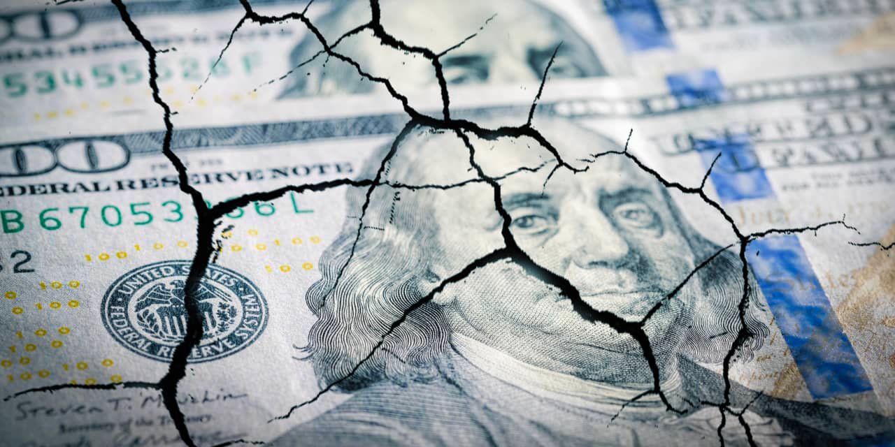 these-charts-show-the-cracks-in-the-stock-market-are-widening