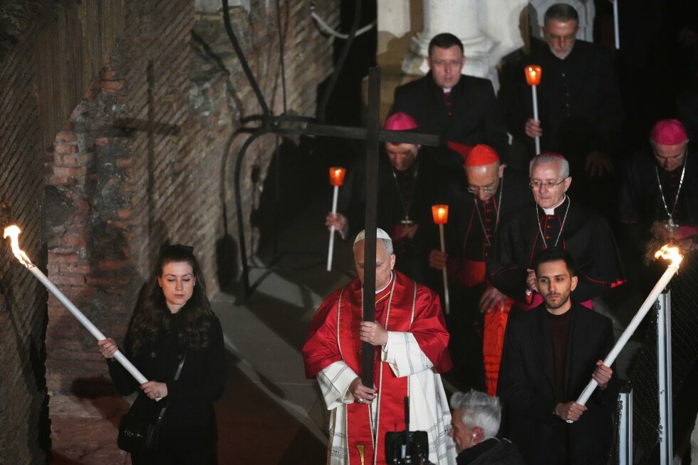 pope-leo-xiv-to-carry-cross-for-the-entire-way-of-the-cross-on-good-friday