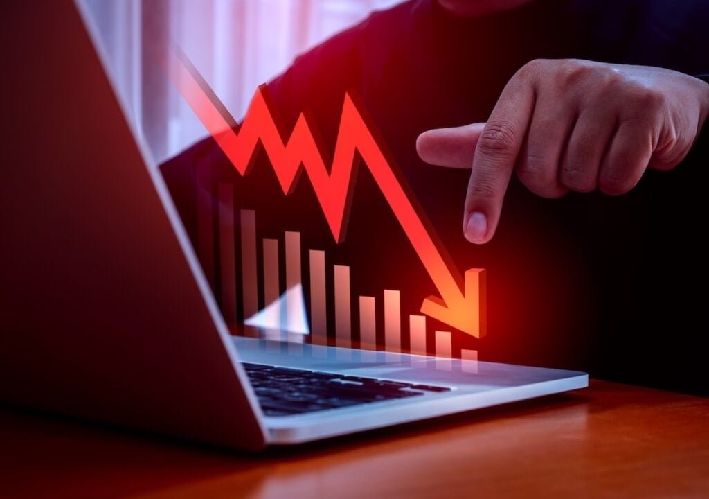 ‘rich-dad-poor-dad’-author-robert-kiyosaki-says-the-‘global-stock-market-is-collapsing’-and-warns-‘promises-break-during-wars’